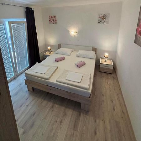 Apartments Lota 스타리그라드 파클레니차 외부 사진