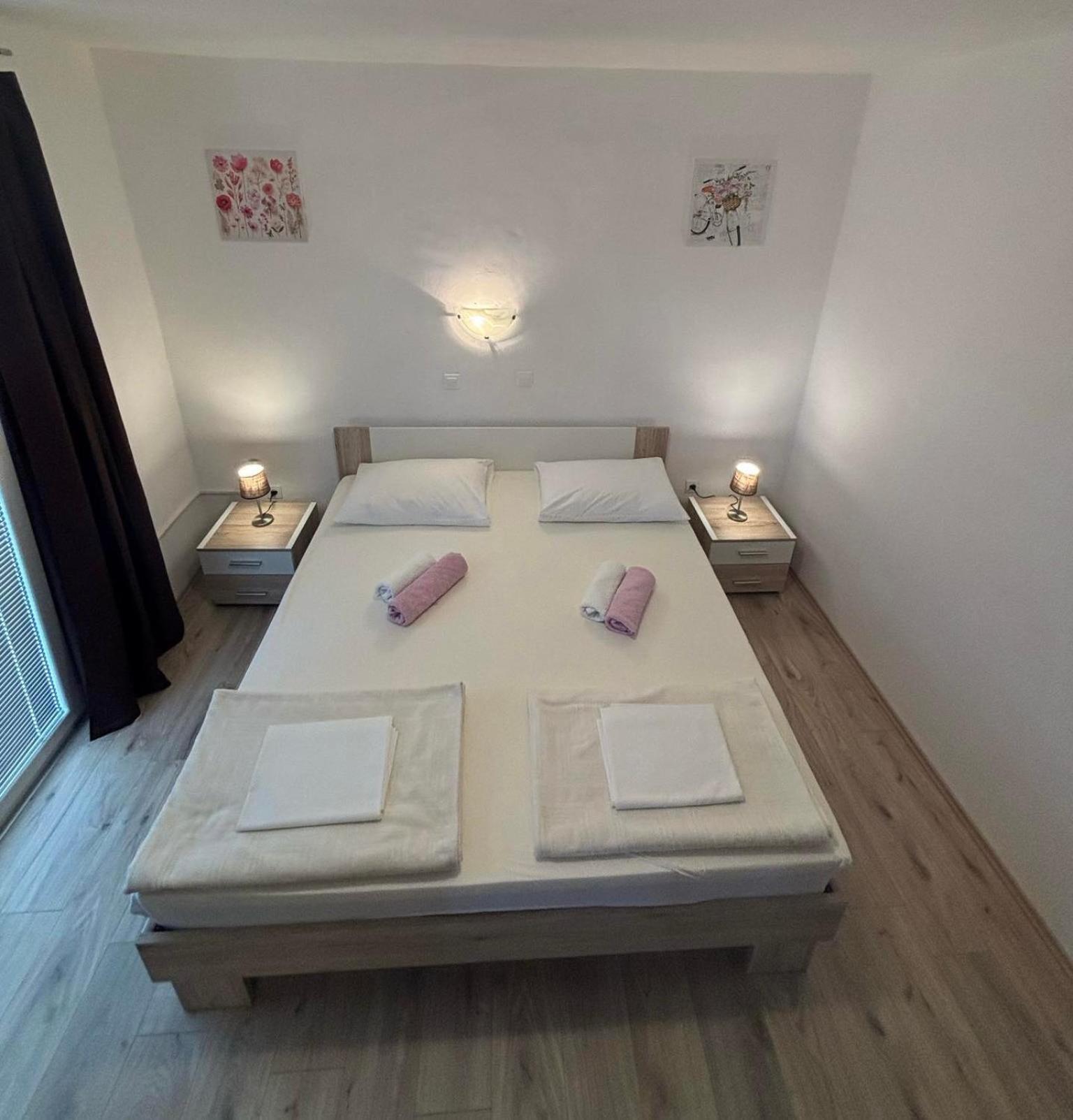Apartments Lota 스타리그라드 파클레니차 외부 사진
