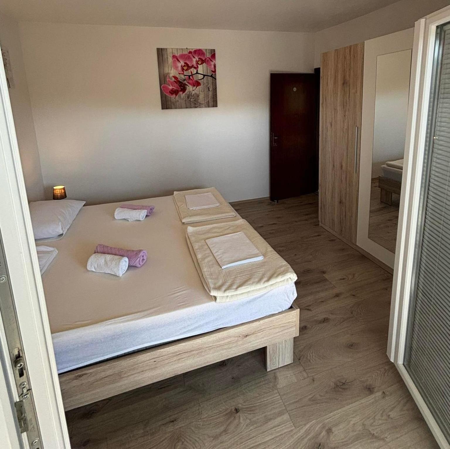 Apartments Lota 스타리그라드 파클레니차 외부 사진