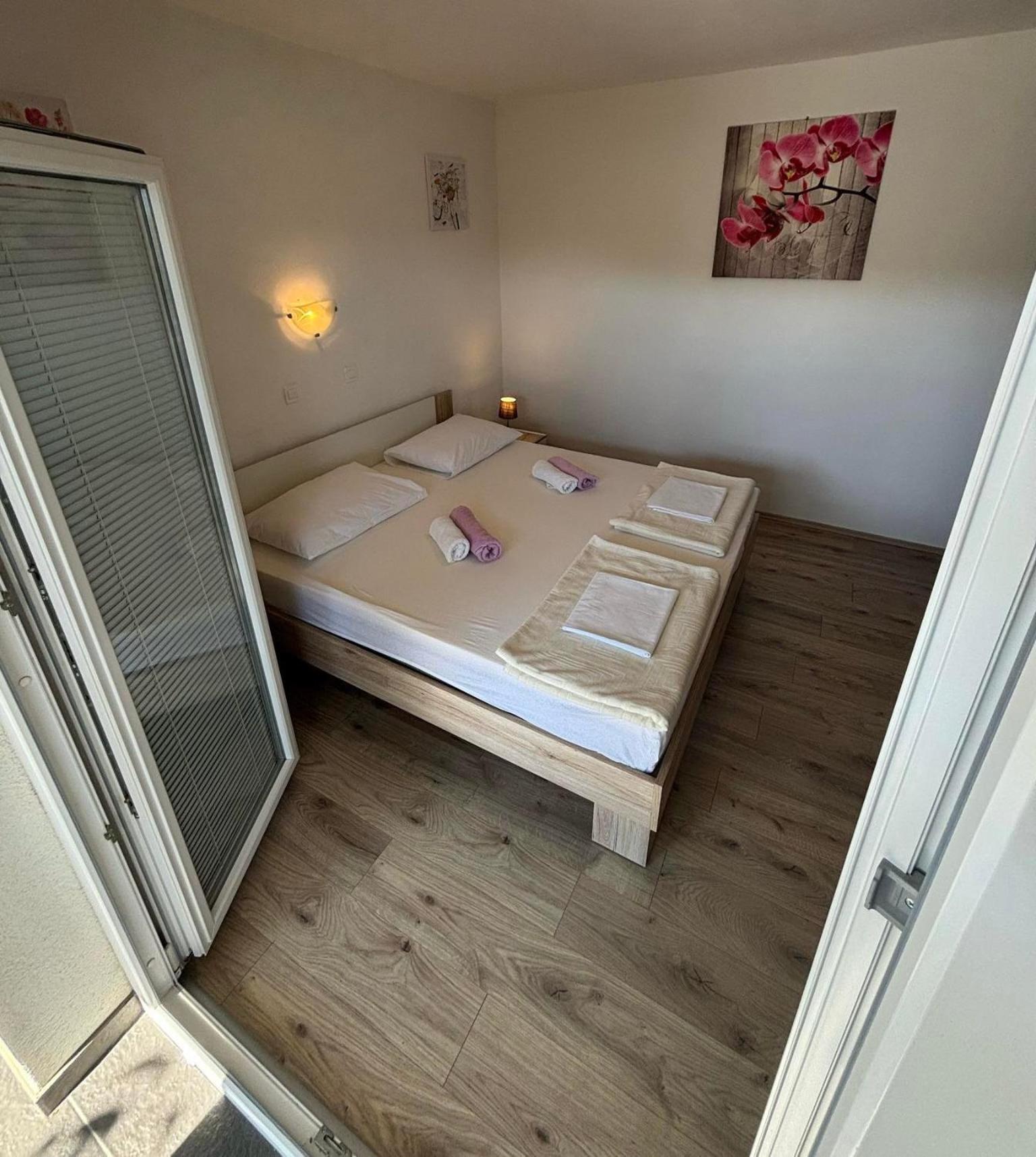 Apartments Lota 스타리그라드 파클레니차 외부 사진